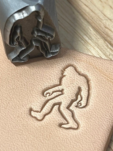 Sasquatch / Big Foot - Right Facing