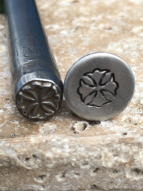 Maltese Amalfie Cross (7.8mm)