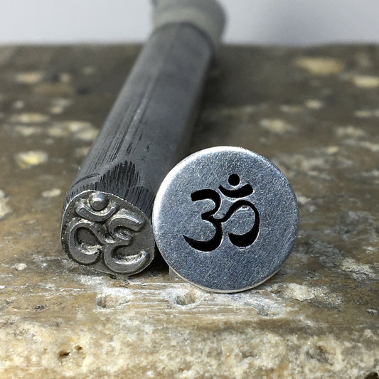 Hindu Ohm (7.8mm)
