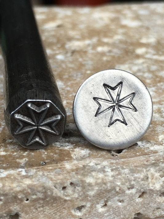 Maltese Amalfi Cross (7.8mm)