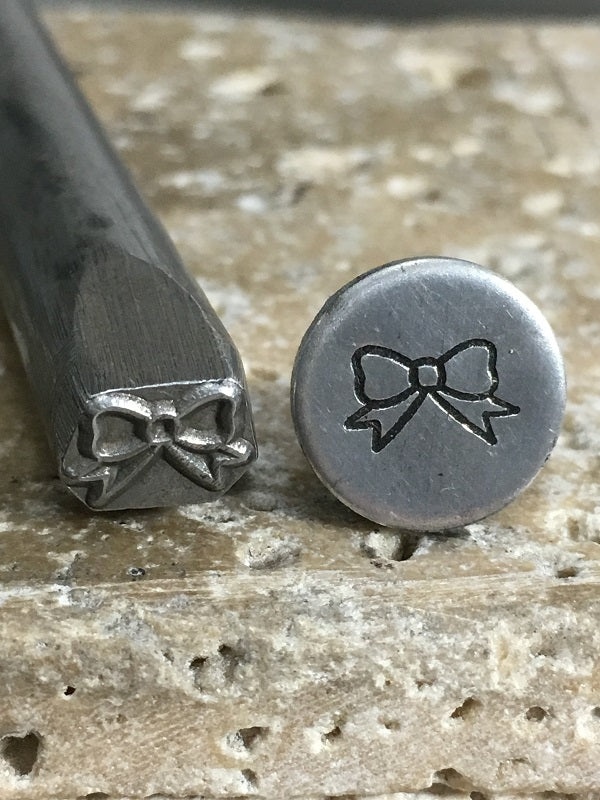 Holiday Bow (7.8mm)