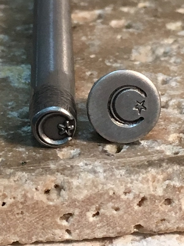 Crescent Moon with Star (4.5mm)